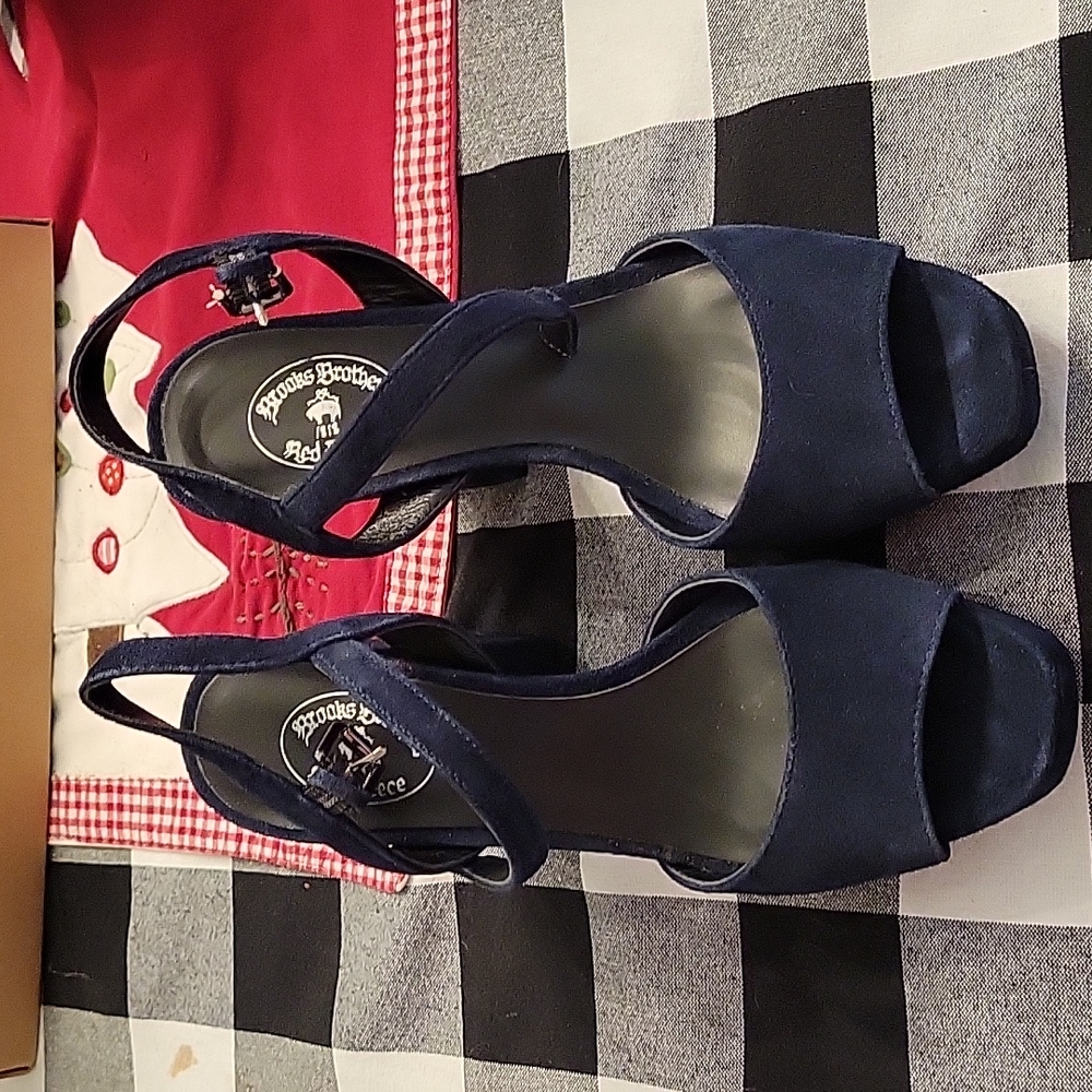 Authentic Brooks Brothers Hella Dark Blue Sude.